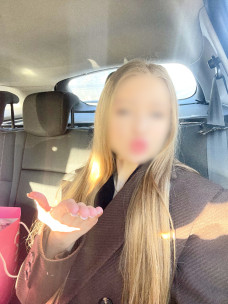 Escort Karoline Photo 11